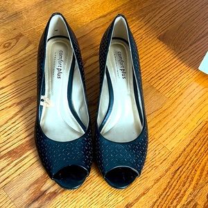 Black peep toe heels size 10